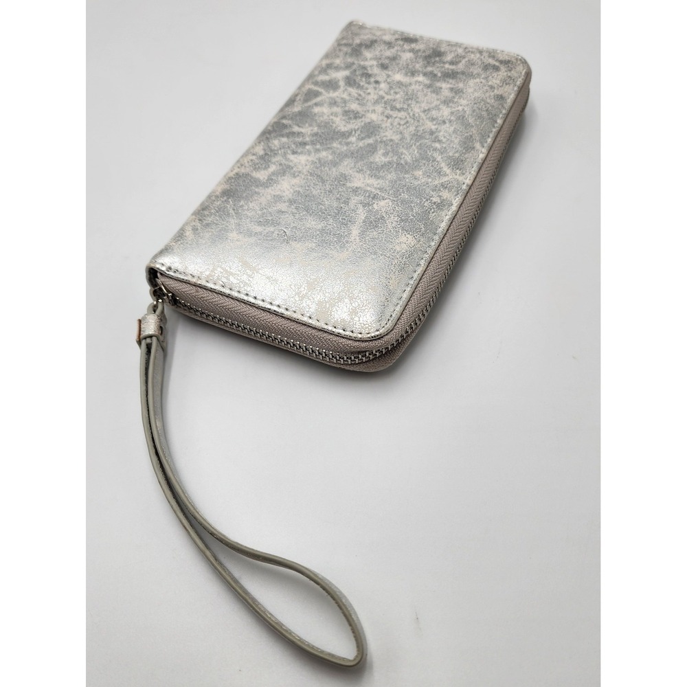Expressions NYC Wristlet Wallet Silver‎